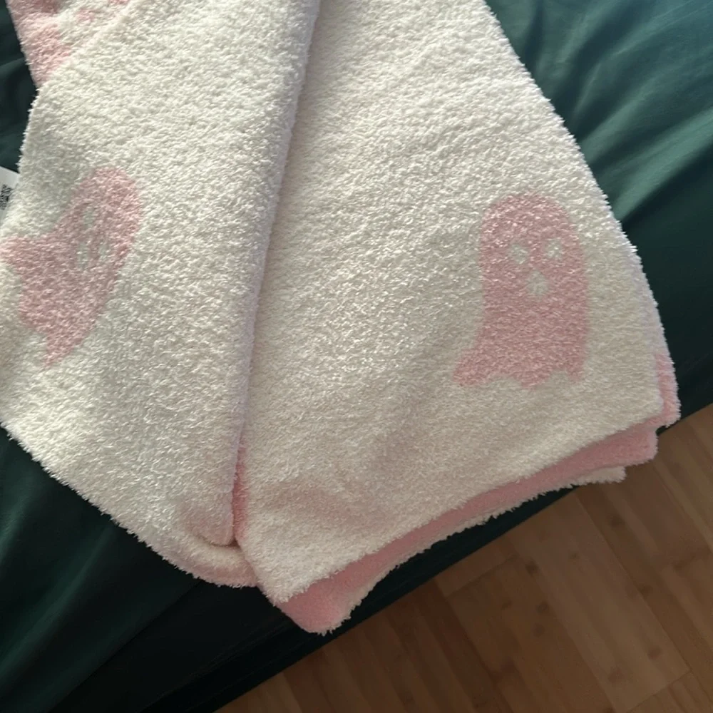 Cupcakes and Cashmere Halloween Light Pink Ghost Blanket Throw👻👻